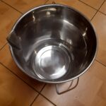 Nádoba na med nerez s výlevkou 12l